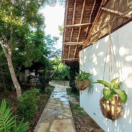 Watamu Beach Cottages B&B Ngoại thất bức ảnh