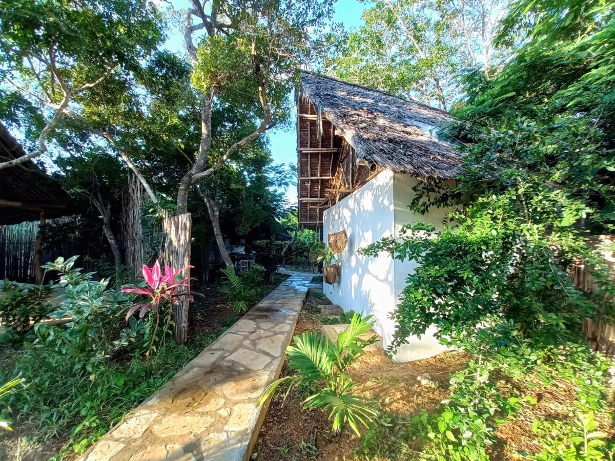 Watamu Beach Cottages B&B Ngoại thất bức ảnh