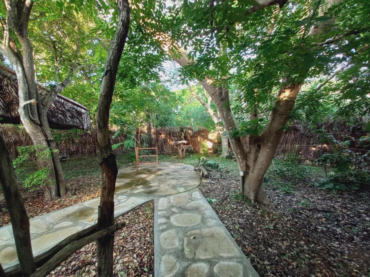 Watamu Beach Cottages B&B Ngoại thất bức ảnh