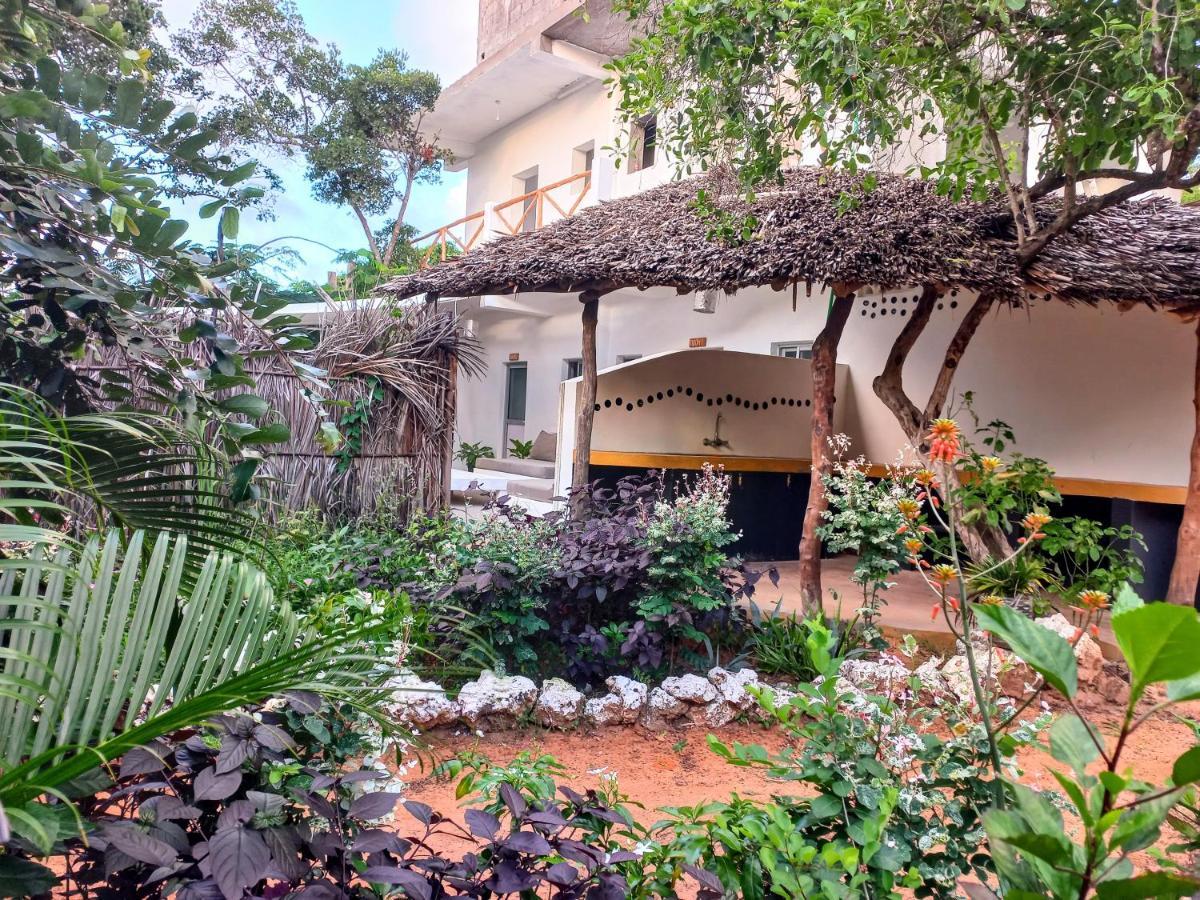 Watamu Beach Cottages B&B Ngoại thất bức ảnh