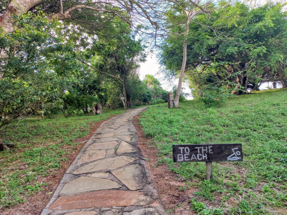 Watamu Beach Cottages B&B Ngoại thất bức ảnh
