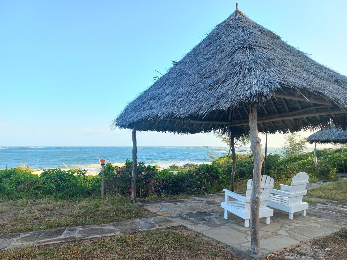 Watamu Beach Cottages B&B Ngoại thất bức ảnh