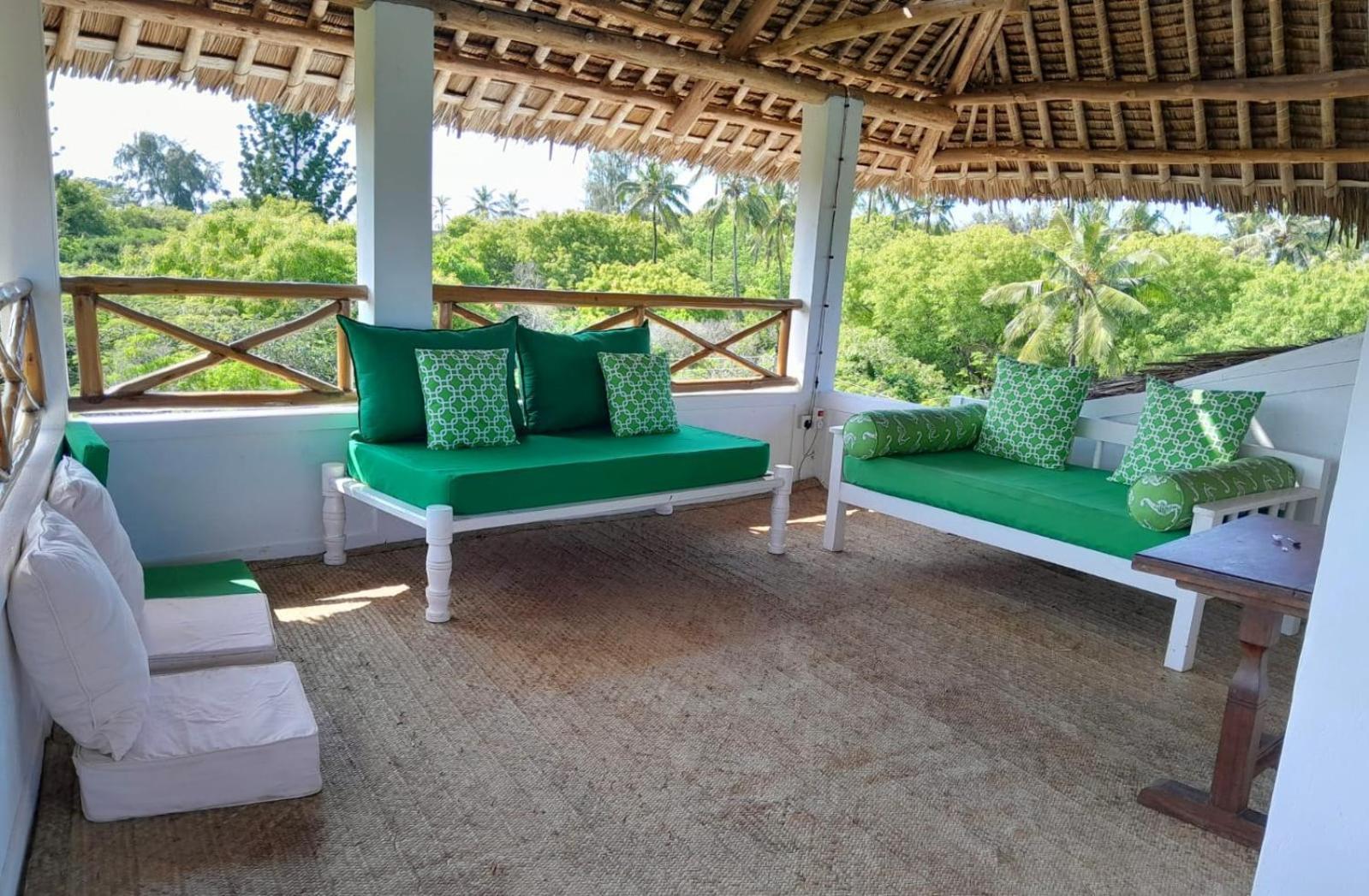 Watamu Beach Cottages B&B Ngoại thất bức ảnh