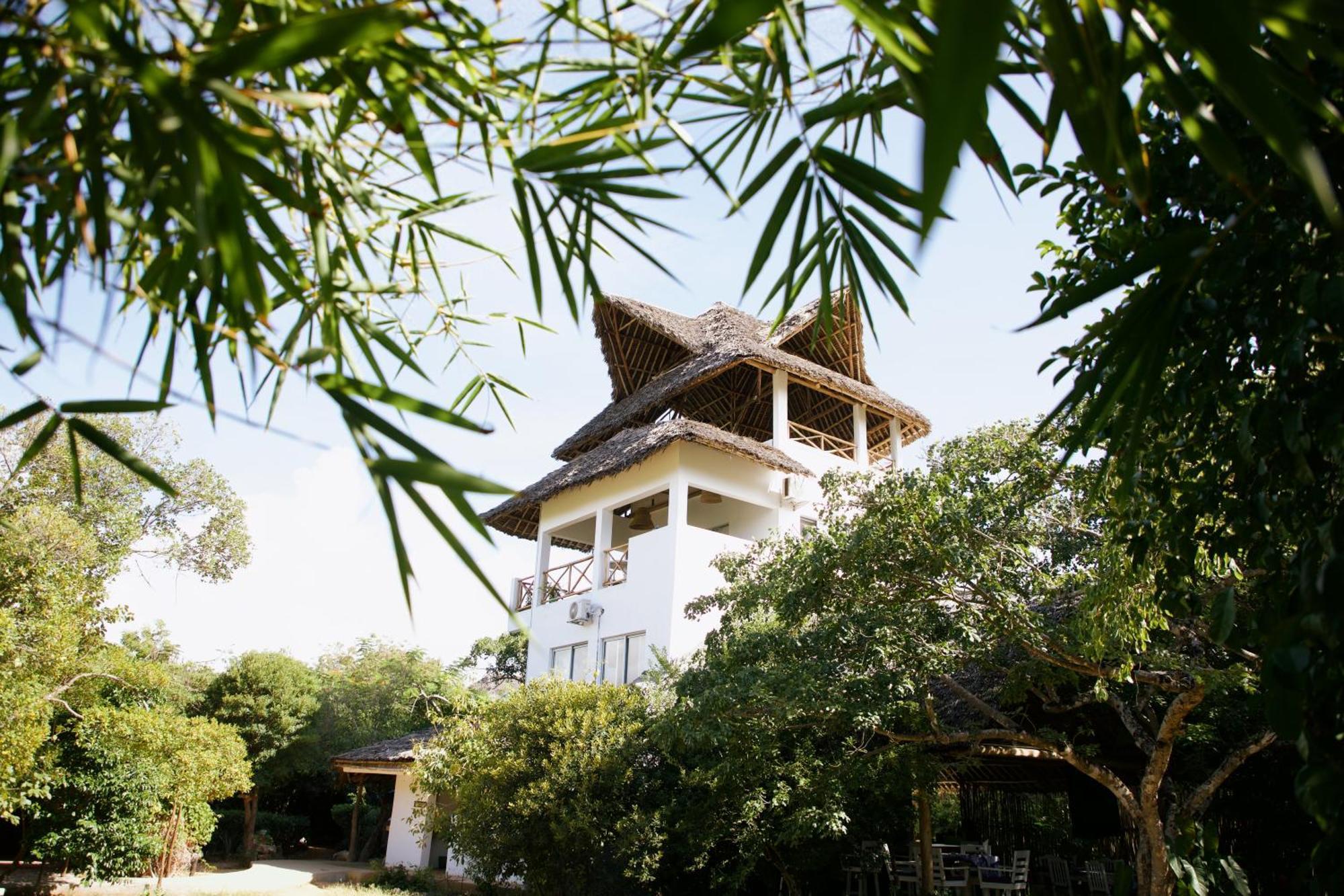 Watamu Beach Cottages B&B Ngoại thất bức ảnh
