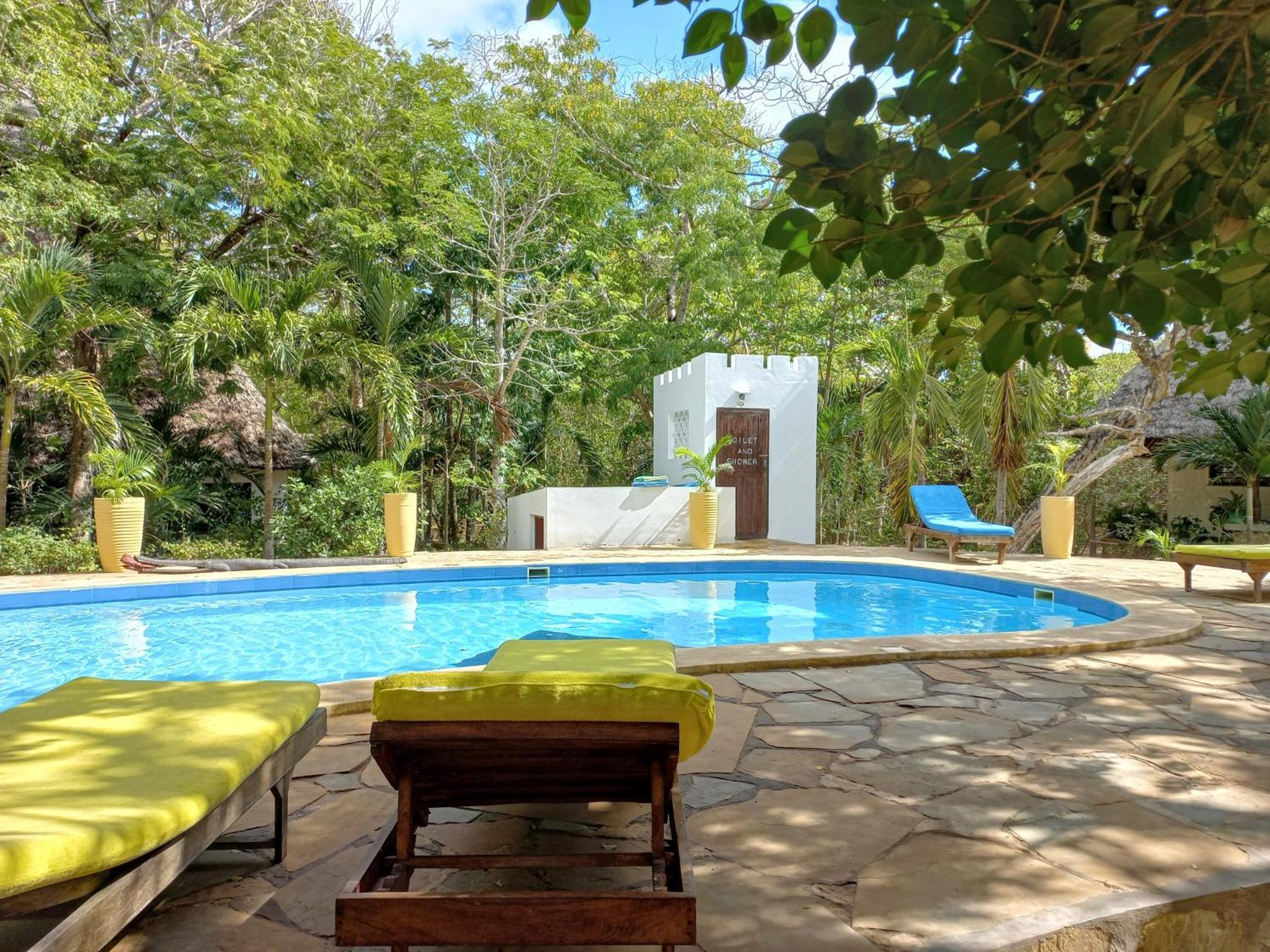 Watamu Beach Cottages B&B Ngoại thất bức ảnh