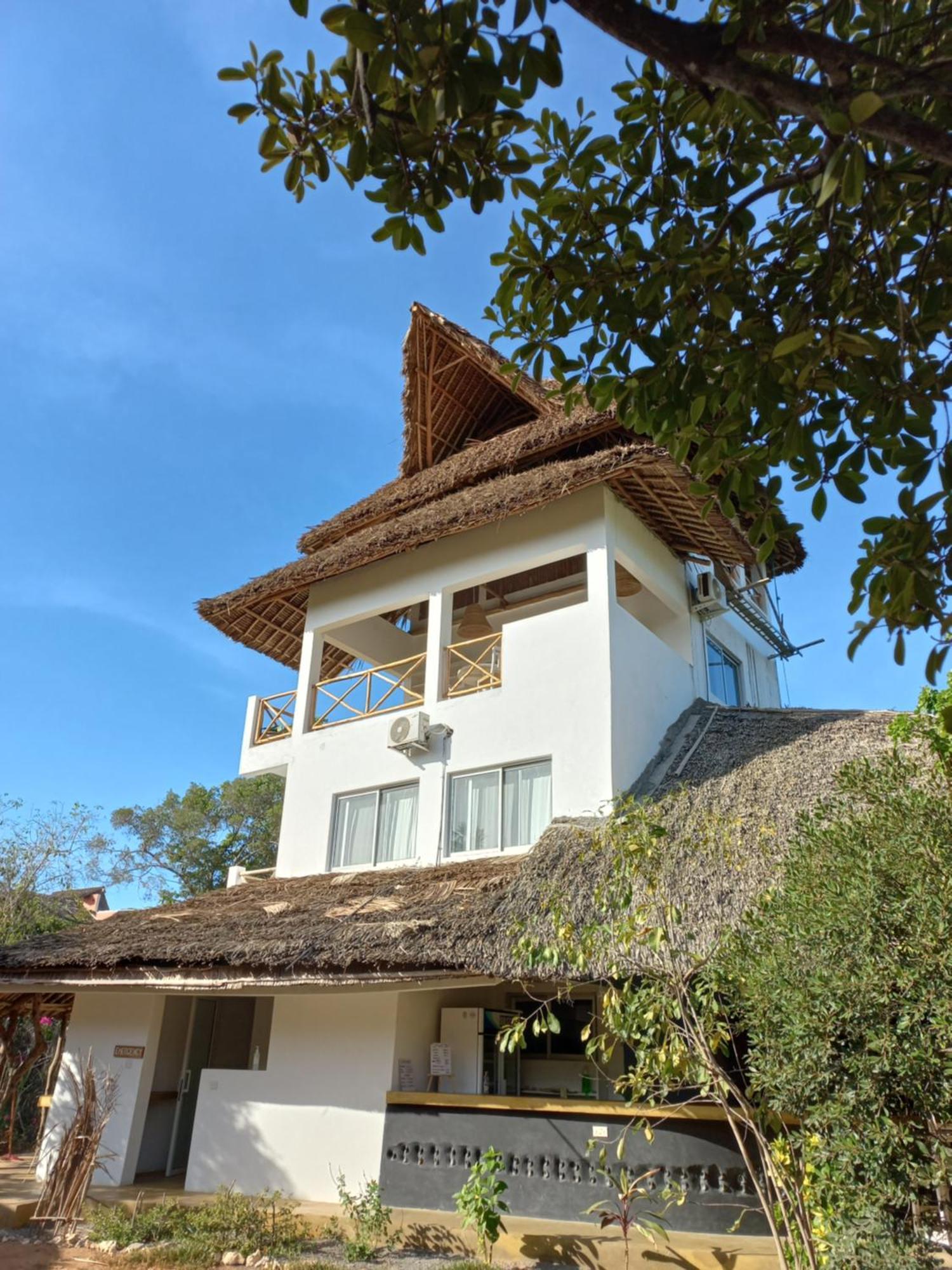 Watamu Beach Cottages B&B Ngoại thất bức ảnh