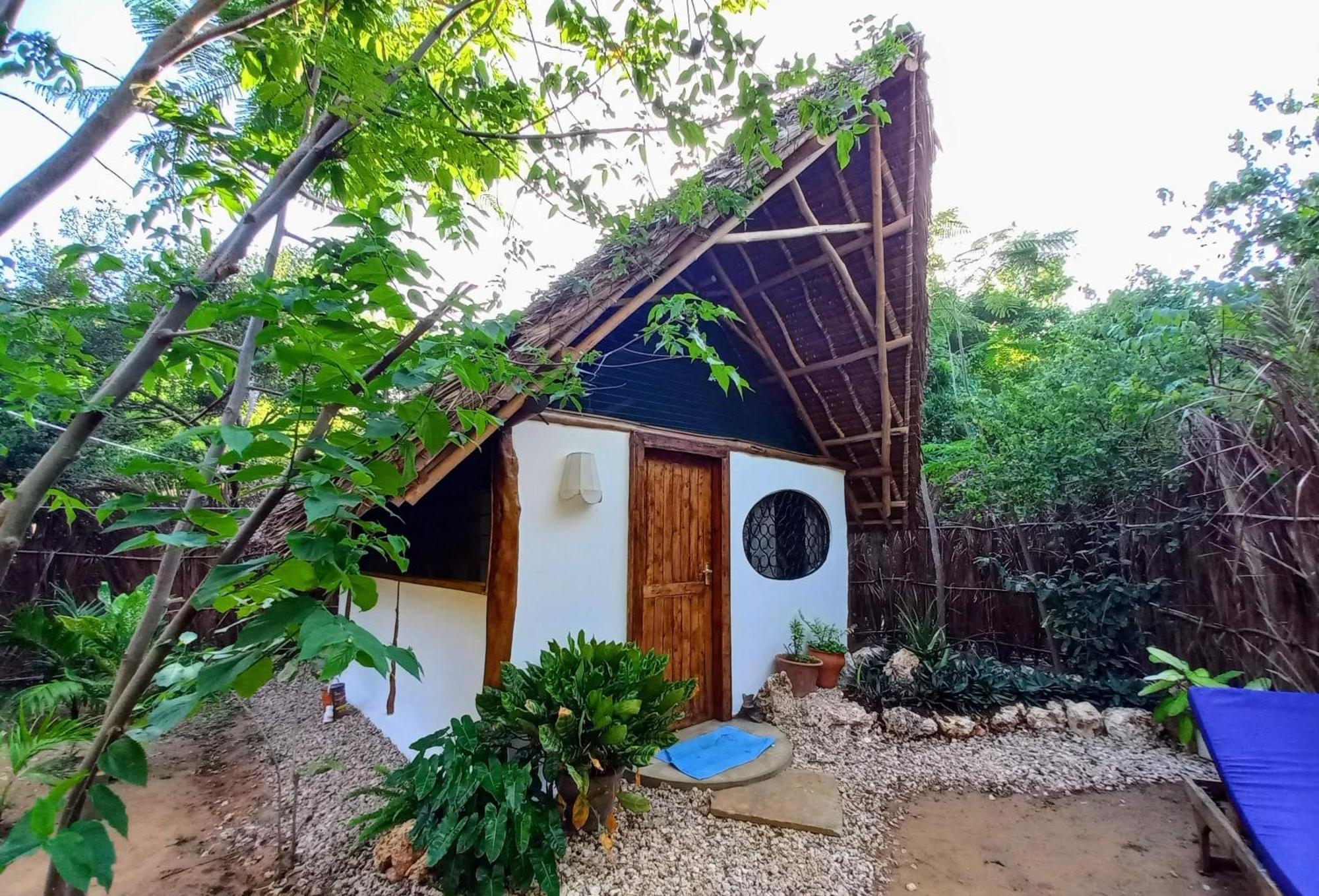 Watamu Beach Cottages B&B Ngoại thất bức ảnh