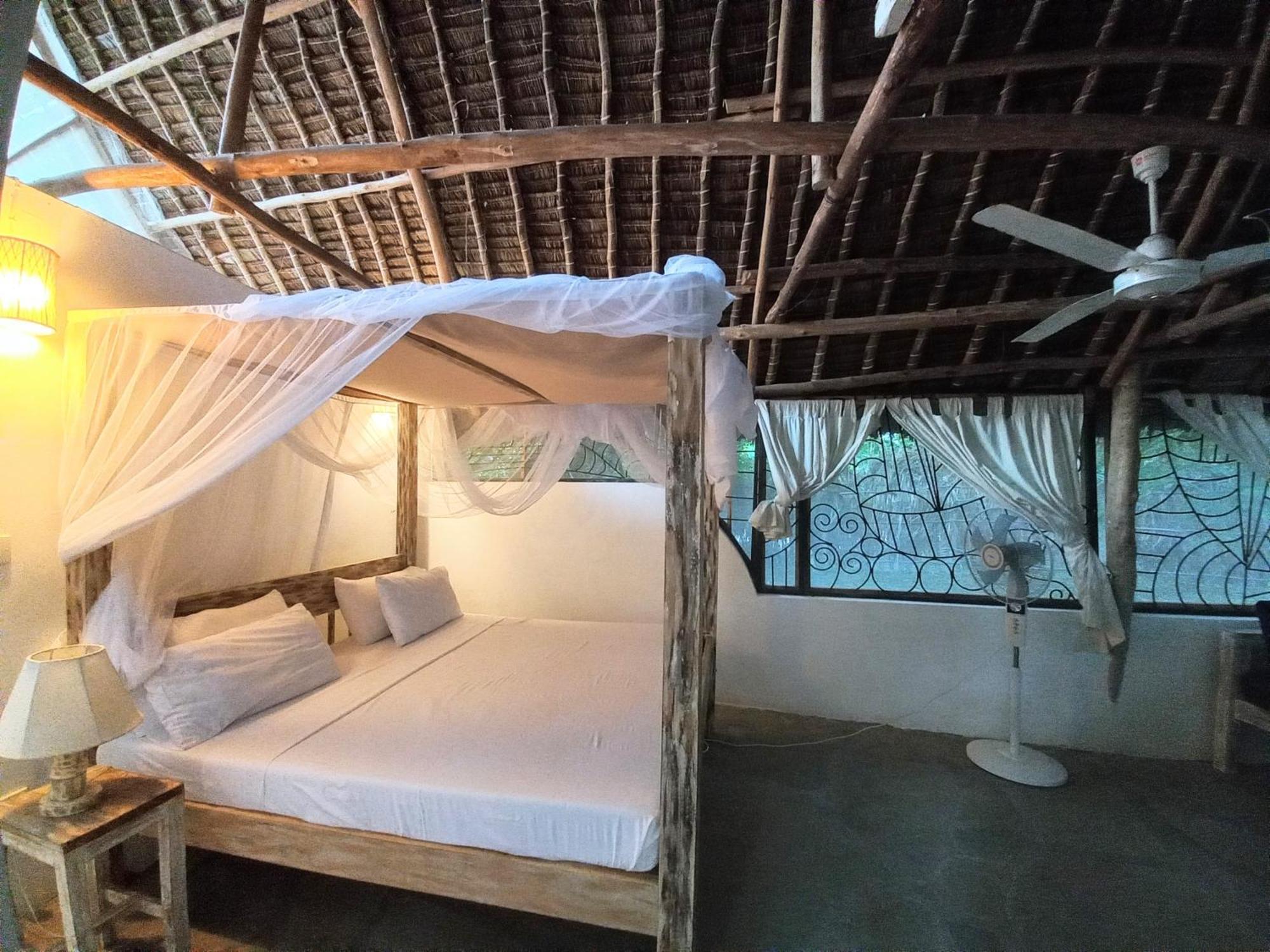 Watamu Beach Cottages B&B Phòng bức ảnh