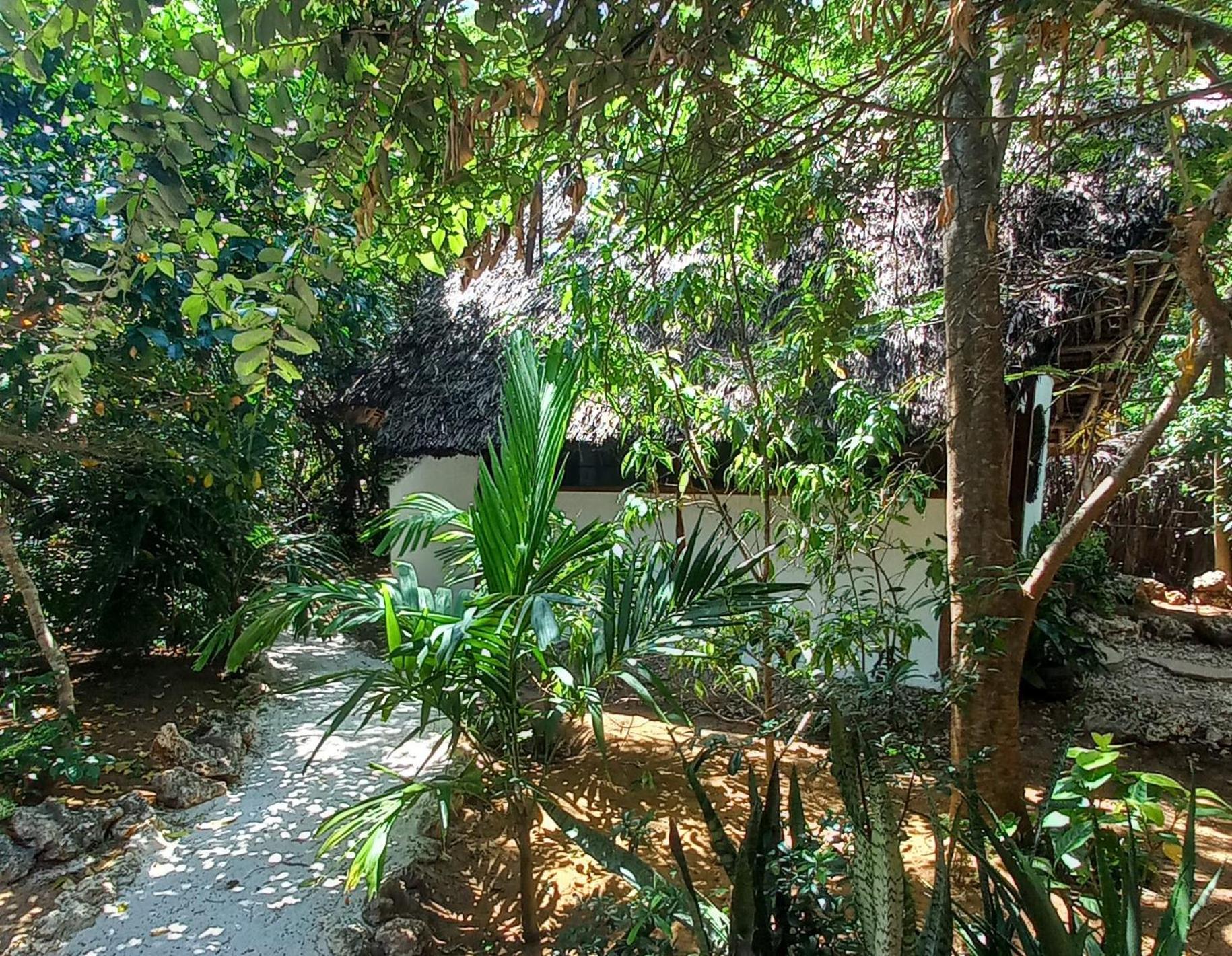 Watamu Beach Cottages B&B Phòng bức ảnh